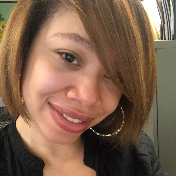 Meet your Posher, Tara - Picture 2 of 2